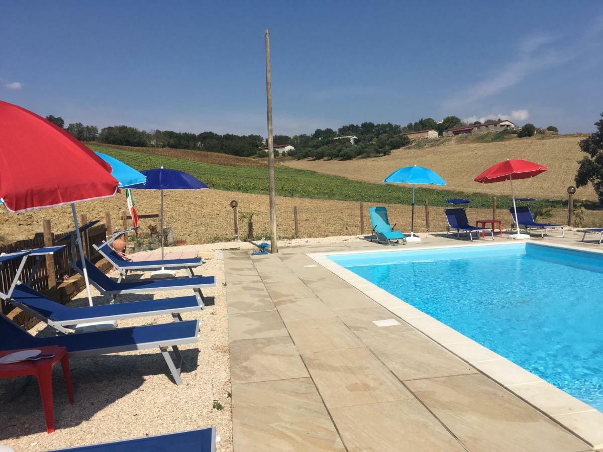 Agriturismo Fattoria Del Colle Iesi Bagian luar foto