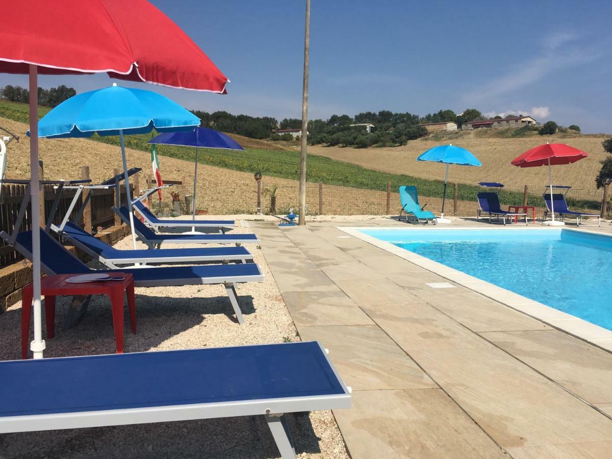 Agriturismo Fattoria Del Colle Iesi Bagian luar foto